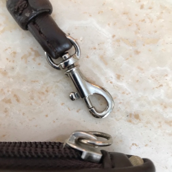 “ COACH” NEVER USED PURSE/WRISTLET - Picture 6 of 9